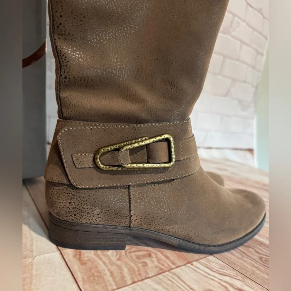 Crown Vintage Brown Knee-High Women's‎ Boots size 8.5 Modern equestrian